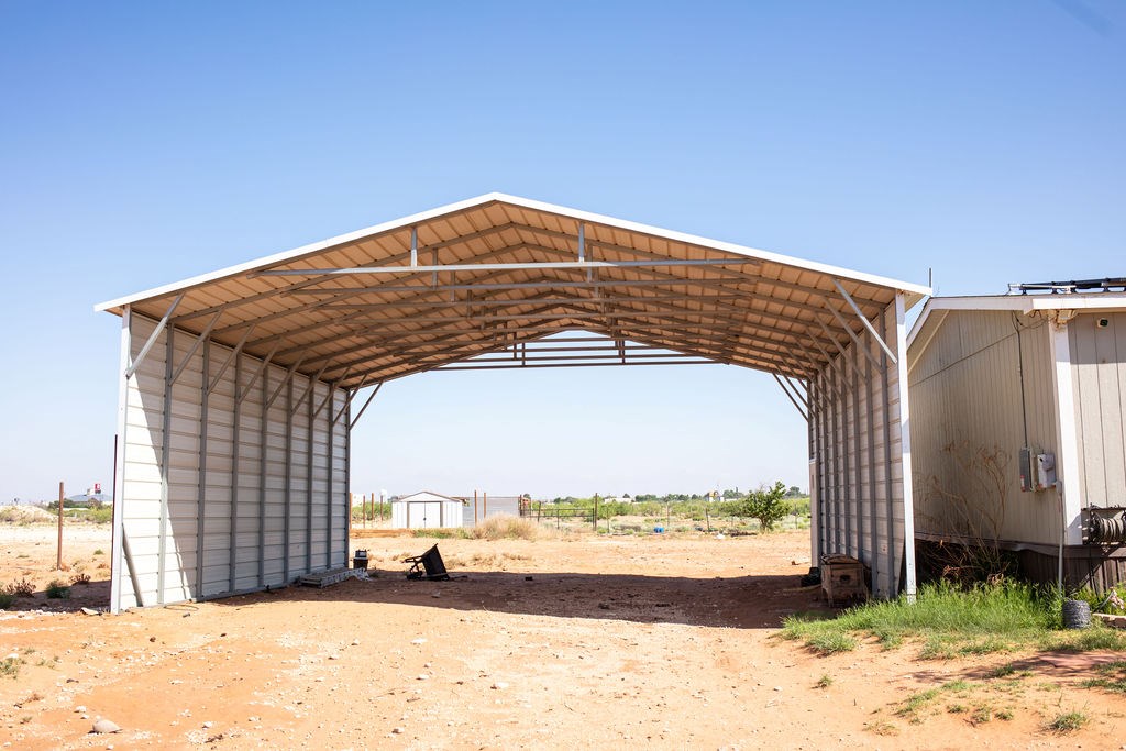195 E 27th St, Monahans, Texas image 2
