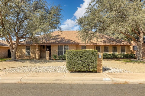 Homes For Sale - 2411 Quail Park Place<br/> Odessa, TX 79761