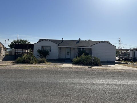 Homes For Sale - 903 S Elizabeth St<br/> Crane County, Crane, TX 79731