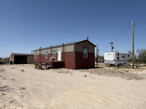 Mobile Home For Sale - 300 N Border Rd<br/> Pecos County, Imperial, TX 79743