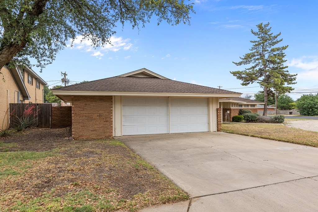 1500 Englewood Lane, Odessa, Texas image 4