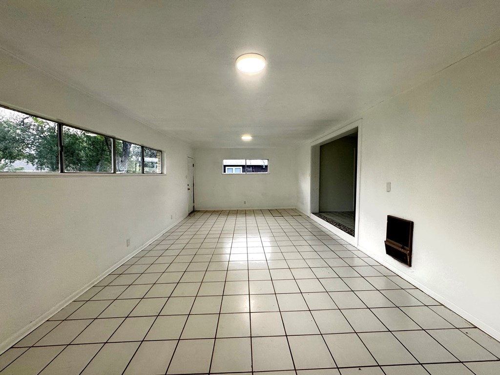 535 N 4th St, Uvalde, Texas image 12