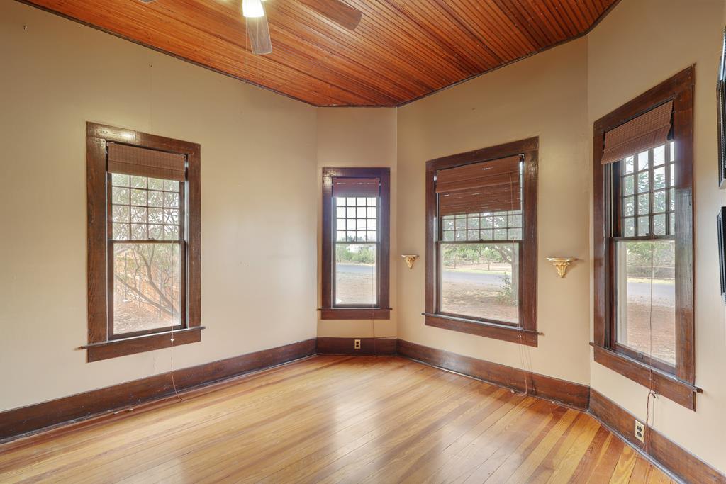 1101 N 14th St, Alpine, Texas image 9