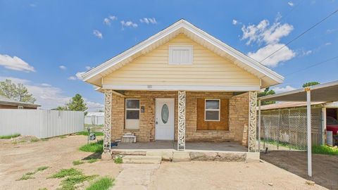 Homes For Sale - 611 W 8th St<br/> Reeves County, Pecos, TX 79772