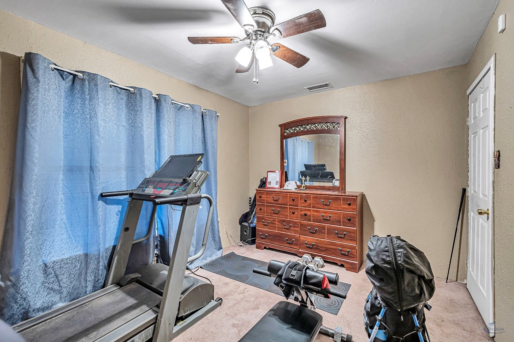 832 S Ave C, Kermit, Texas image 4