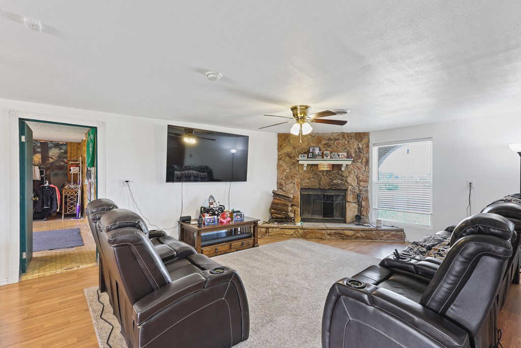 1908 W 36th St, Monahans, Louisiana image 3
