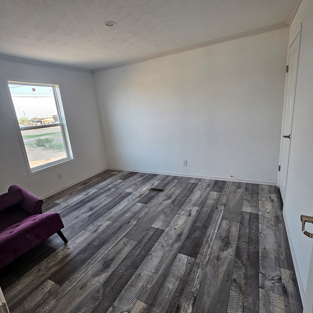 502 E 7th St, McCamey, Pennsylvania image 10