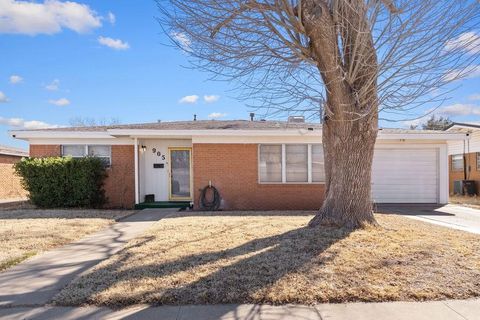 Homes For Sale - 905 NW Ave. L<br/> Andrews, TX 79714