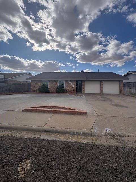 Homes For Sale - 5013 Dawn Ave<br/> Odessa, TX 79762