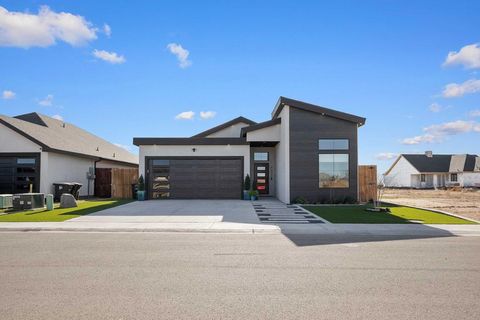 Homes For Sale - 8622 Luz Dr<br/> Odessa, TX 79765