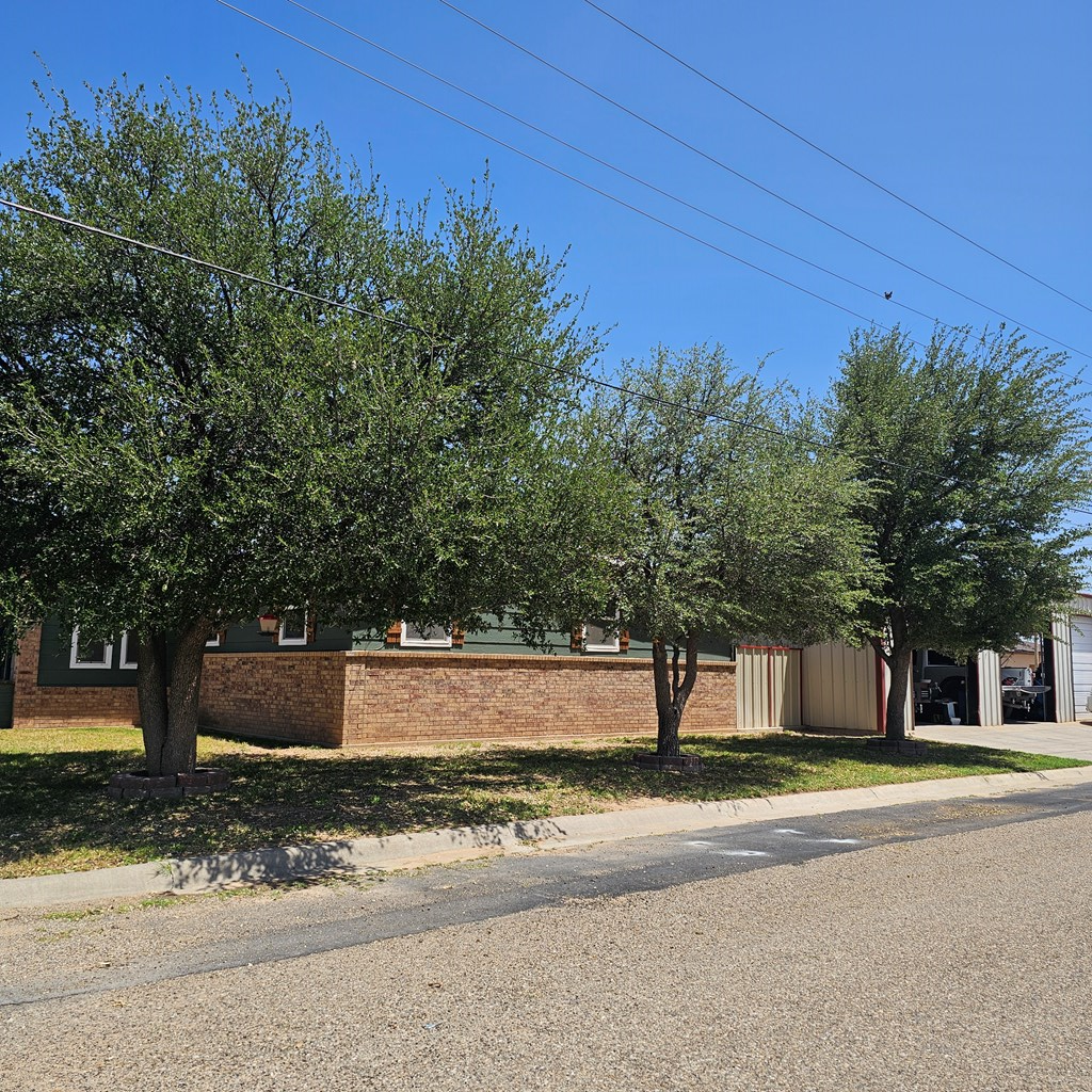 121 W 8th St, McCamey, Pennsylvania image 2