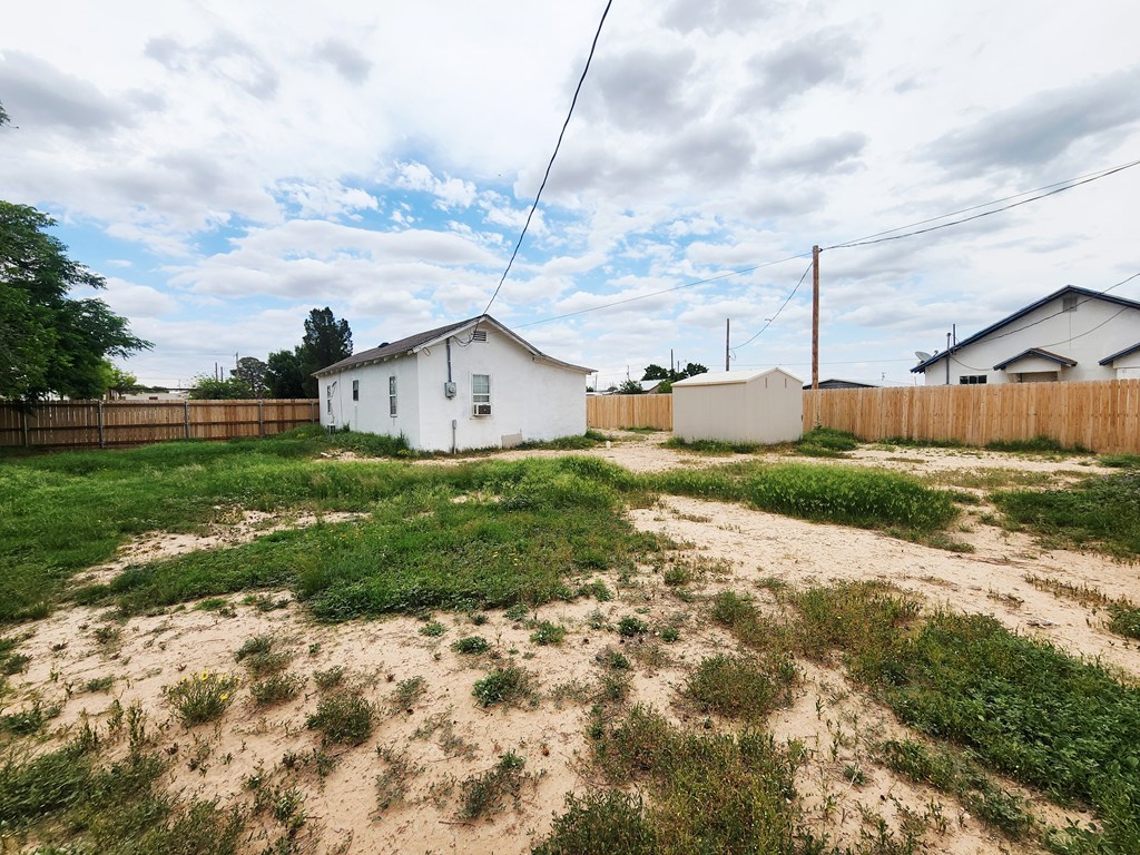 512 E 8th St, McCamey, Pennsylvania image 5