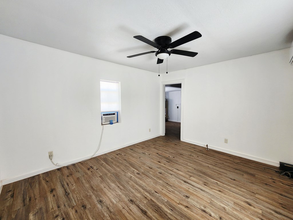 512 E 8th St, McCamey, Pennsylvania image 7