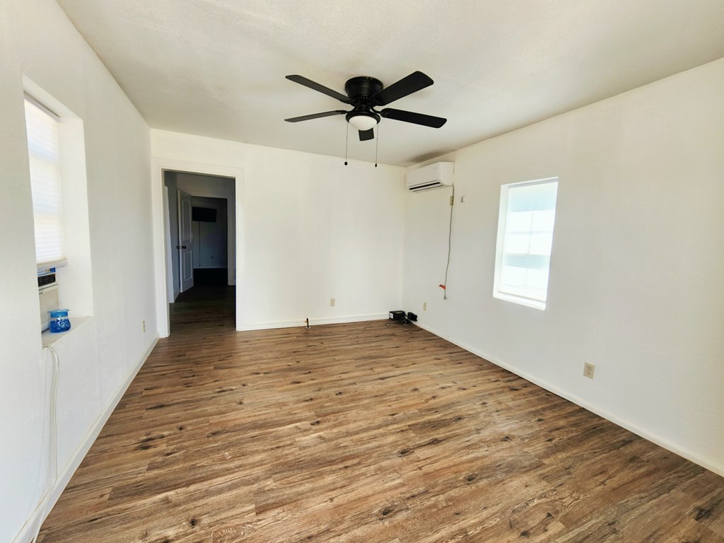 512 E 8th St, McCamey, Pennsylvania image 6