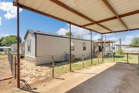 Homes For Sale - 920 S Mcelroy St<br/> Crane County, Crane, TX 79731