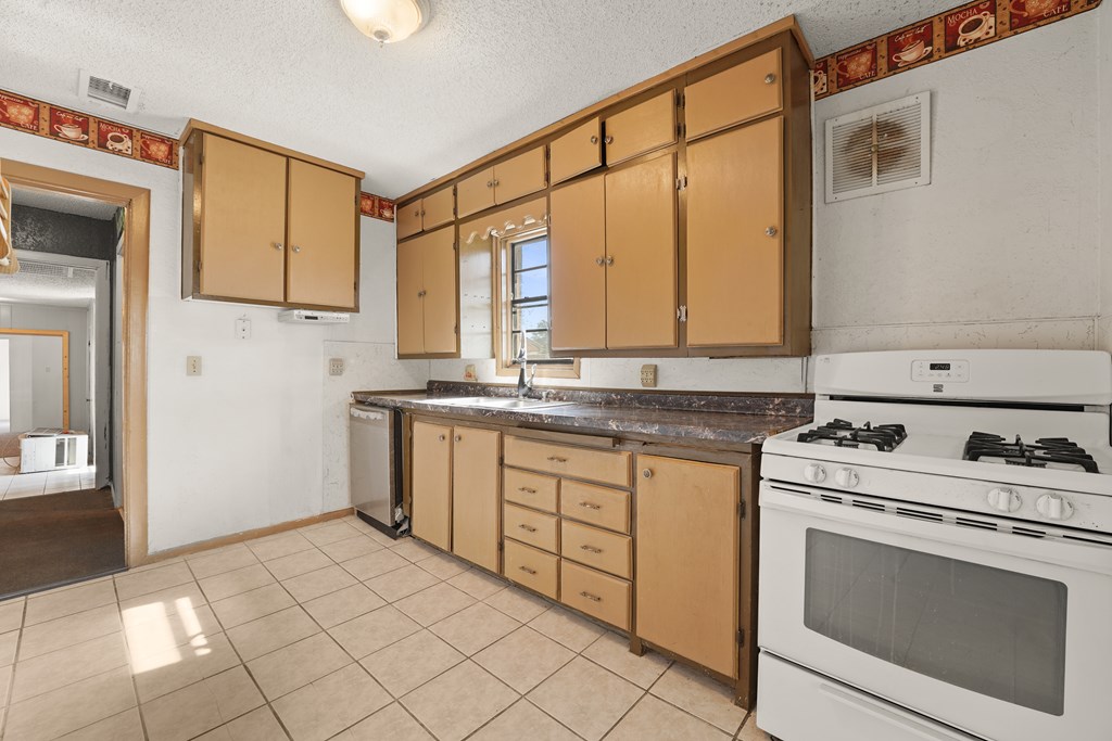 4530 W Morris St, Odessa, Texas image 7