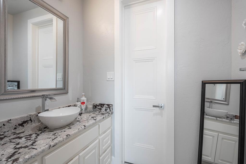 6401 Aster Dr, Midland, Pennsylvania image 25