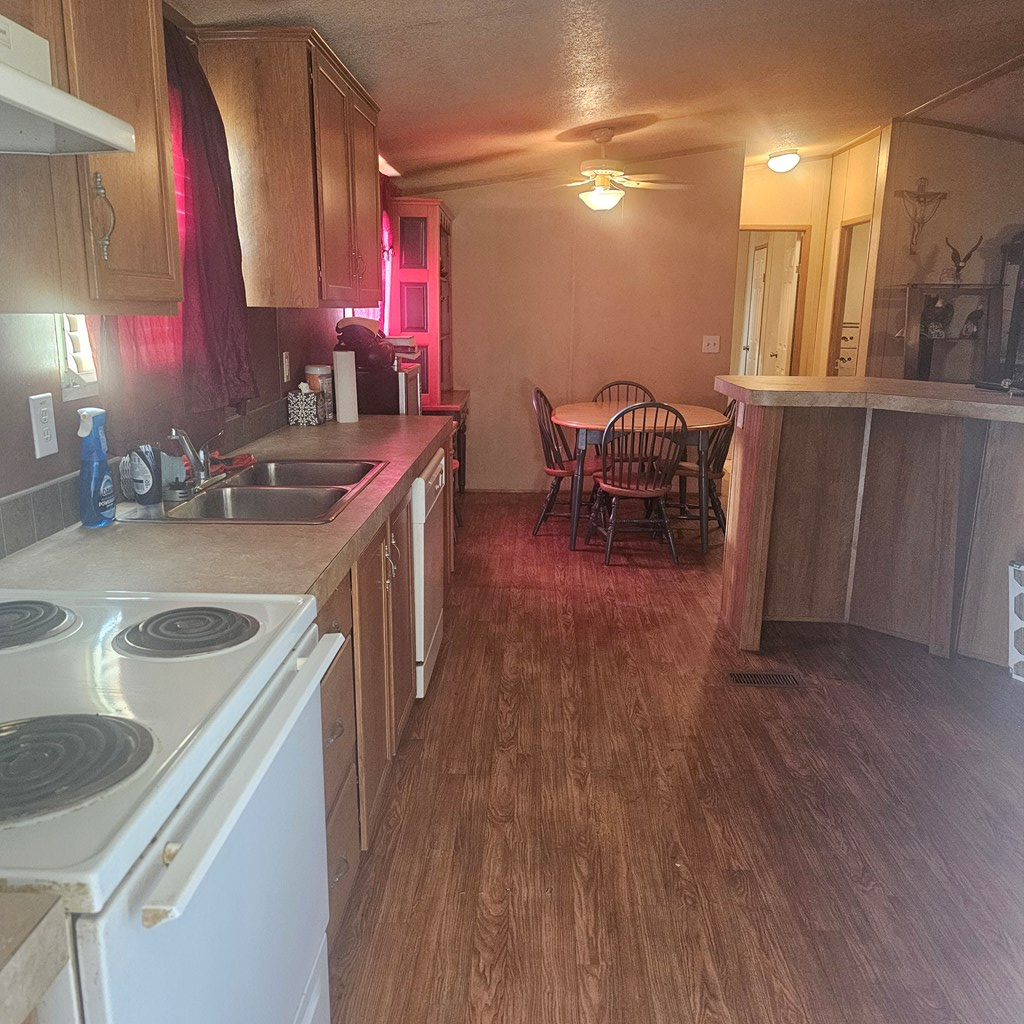 816 W 9th St, Crane, Pennsylvania image 3