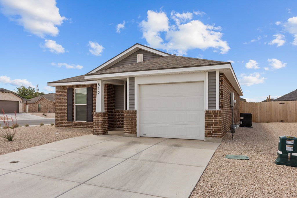 512 Chitalpa Dr, Odessa, Texas image 2