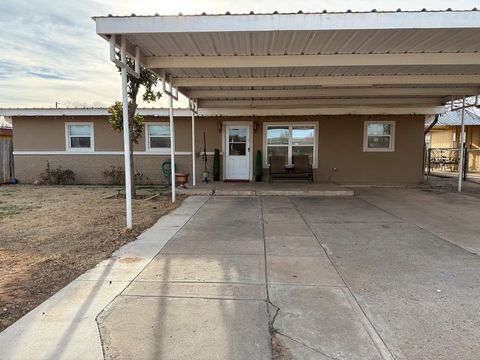 Homes For Sale - 312 SW 7th St<br/> Andrews, TX 79714