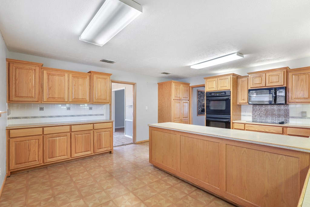 1605 W Callaghan St, Fort Stockton, Texas image 8