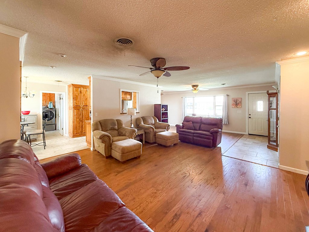2119 NW Ave C, Seminole, Texas image 4