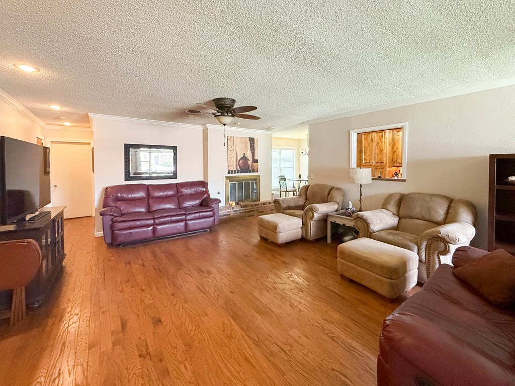 2119 NW Ave C, Seminole, Texas image 3