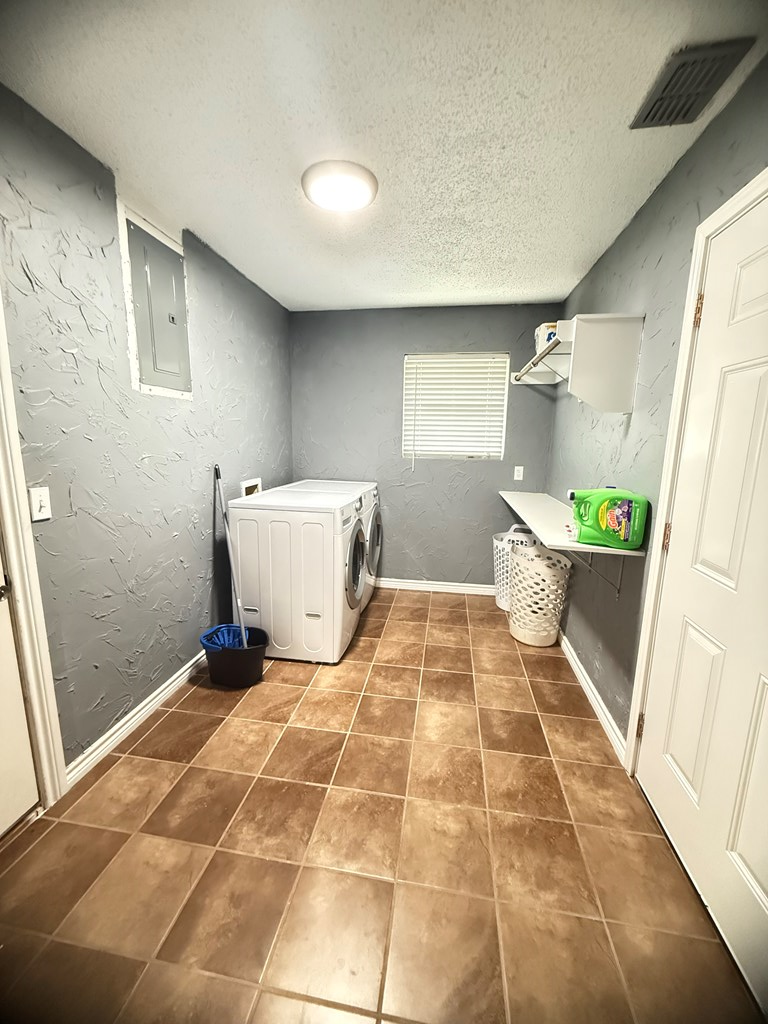 605 SW Ave K, Seminole, Texas image 7