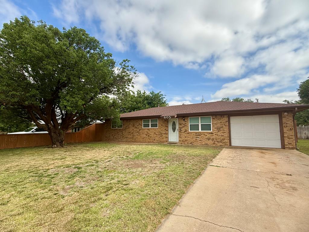 605 SW Ave K, Seminole, Texas image 1