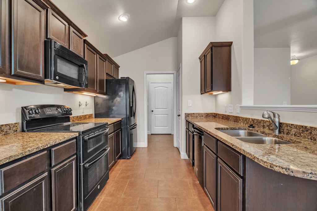 706 E 95th St, Odessa, Texas image 7