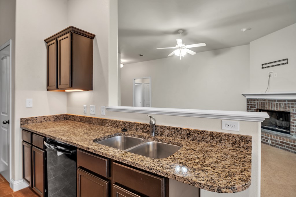 706 E 95th St, Odessa, Texas image 8