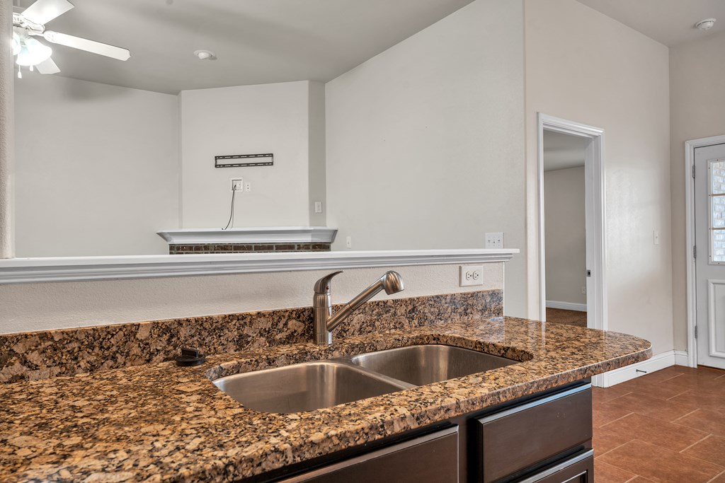 706 E 95th St, Odessa, Texas image 10