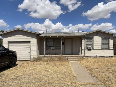 Homes For Sale - 2302 N Dixie Blvd<br/> Odessa, TX 79761