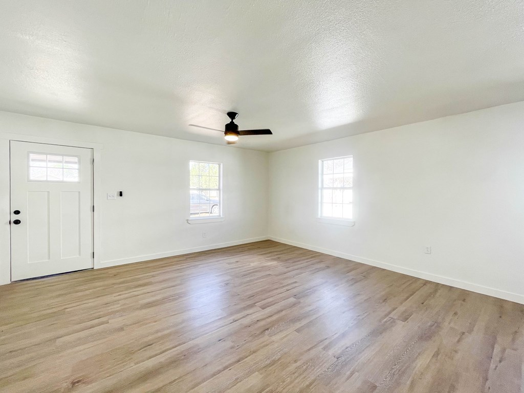 619 SW 6th St, Seminole, Texas image 4