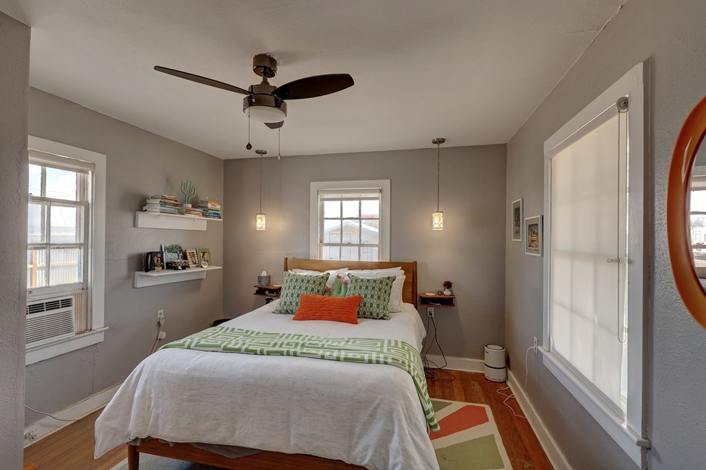 408 W 2nd St, Marfa, Texas image 9
