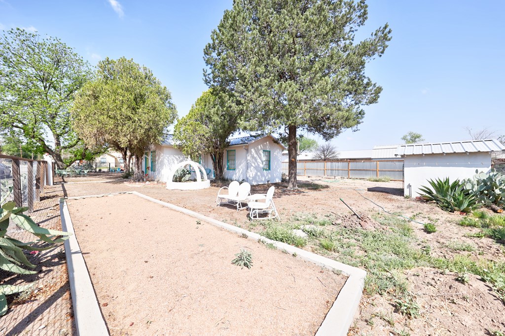 408 W 2nd St, Marfa, Texas image 28
