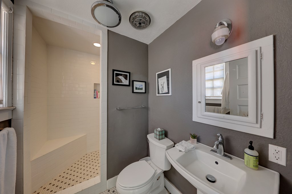 408 W 2nd St, Marfa, Texas image 12