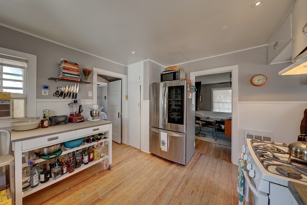 408 W 2nd St, Marfa, Texas image 7
