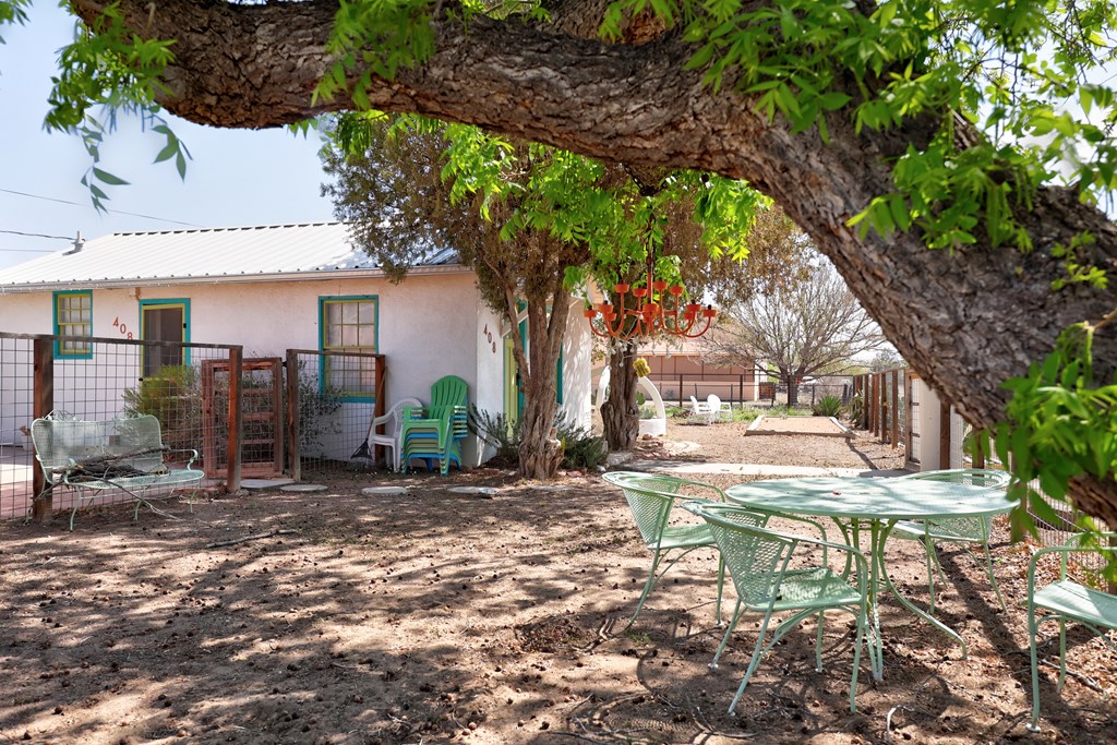 408 W 2nd St, Marfa, Texas image 14