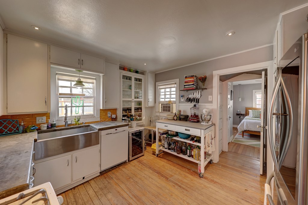408 W 2nd St, Marfa, Texas image 8