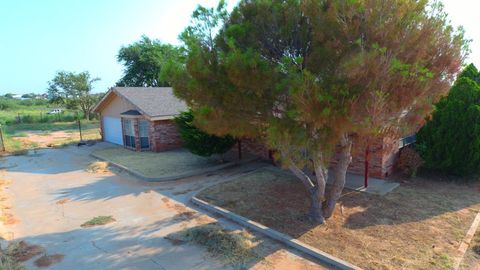 Homes For Sale - 901 E County Rd 140<br/> Midland, TX 79706