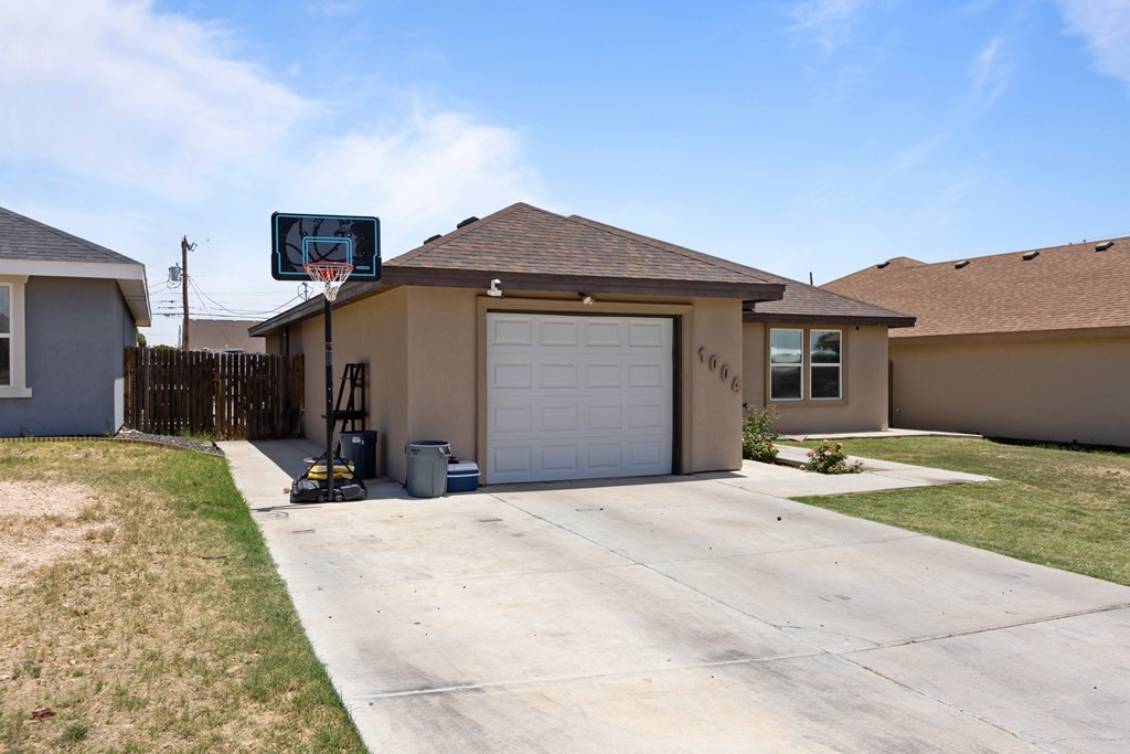 1004 Jefferson St, Odessa, Texas image 3