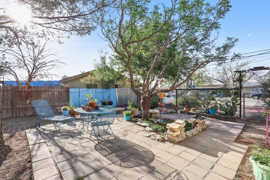 106 SE 4th St, Marathon, Texas image 17