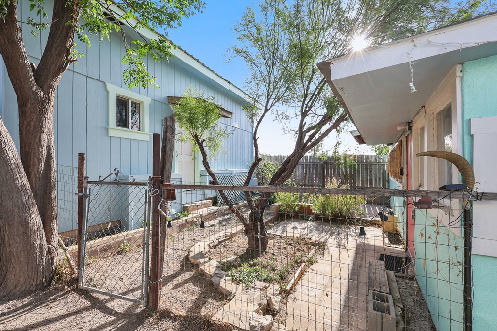 106 SE 4th St, Marathon, Texas image 23