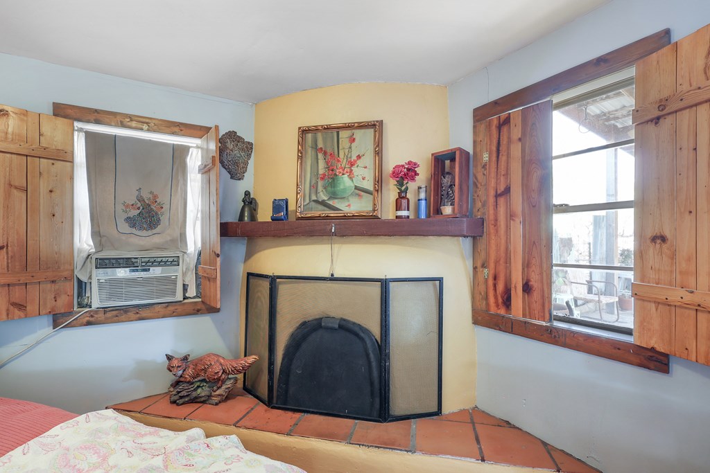 106 SE 4th St, Marathon, Texas image 9