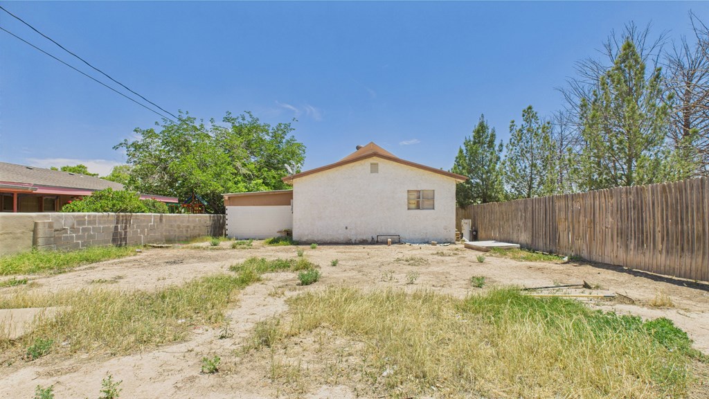 1305 S Morris St, Pecos, Texas image 3