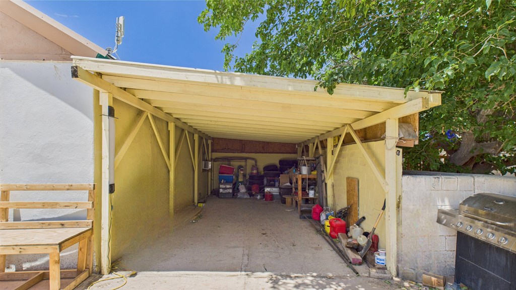 1305 S Morris St, Pecos, Texas image 2