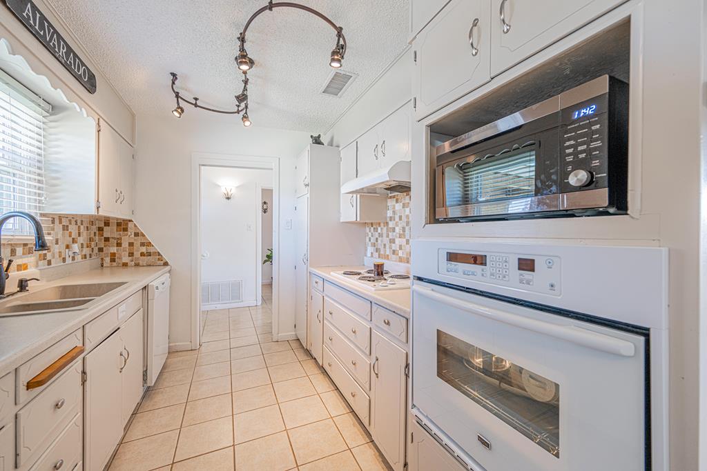3502 Maple Ave, Odessa, Texas image 7