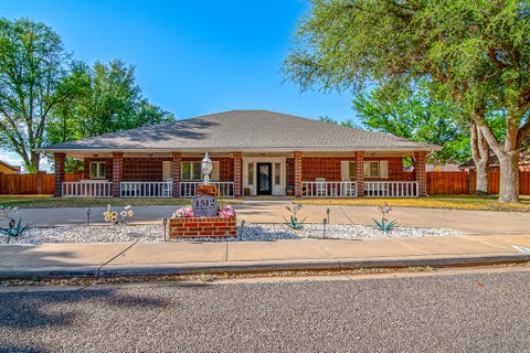Homes For Sale - 1512 Heritage Blvd<br/> Andrews, TX 79714