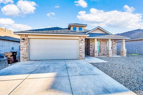 Homes For Sale - 2704 Southwest St<br/> Midland, TX 79705